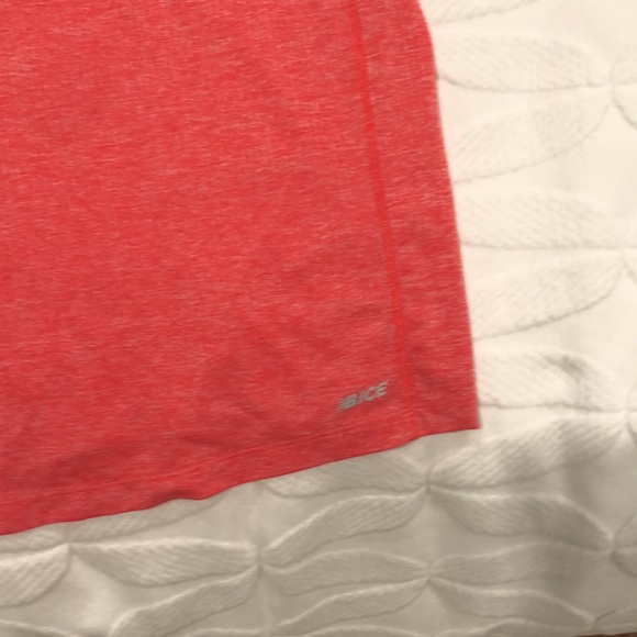 New Balance Men’s Tech Shirt - Picture 7 of 7